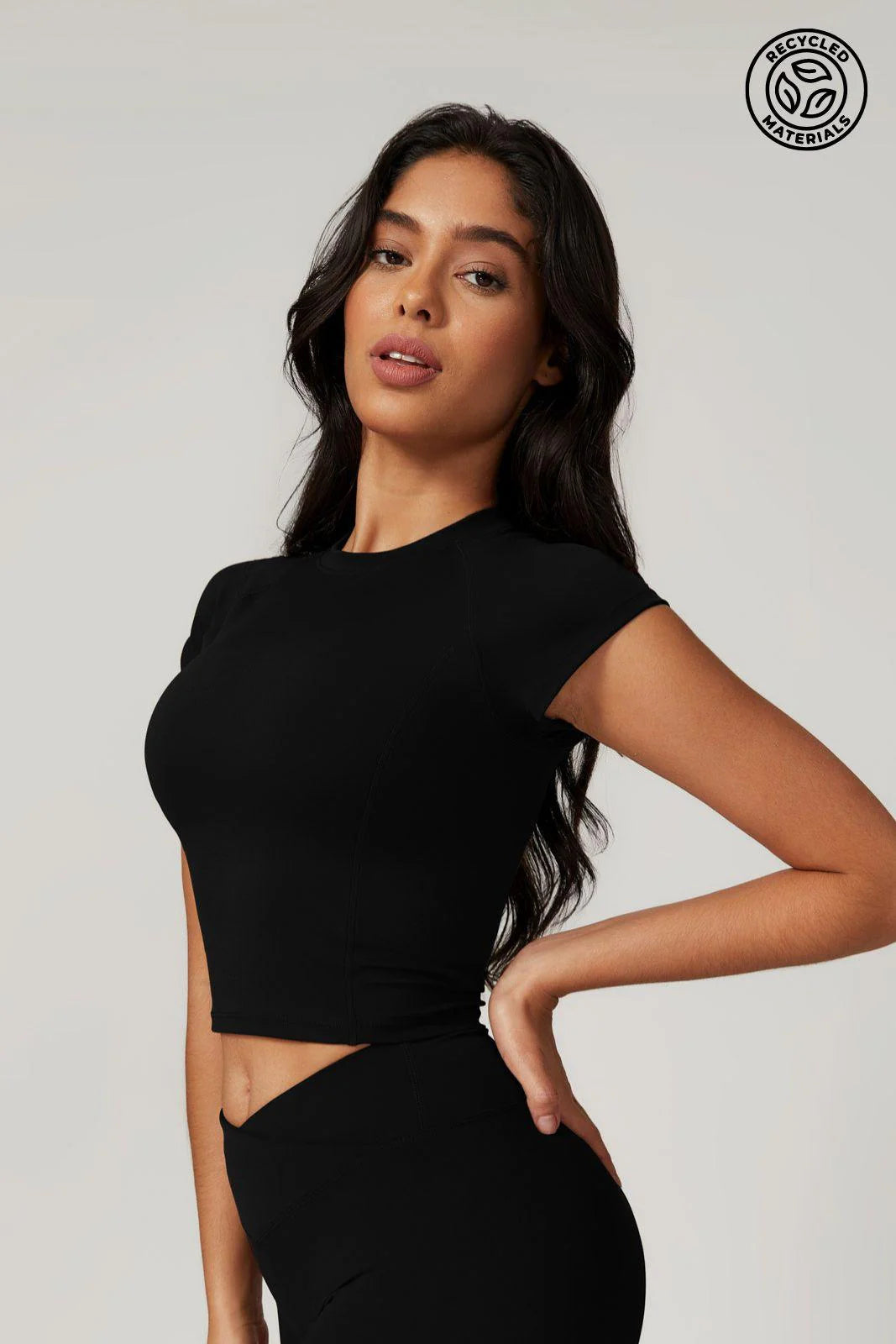 VÉRA Crop Tee Onyx