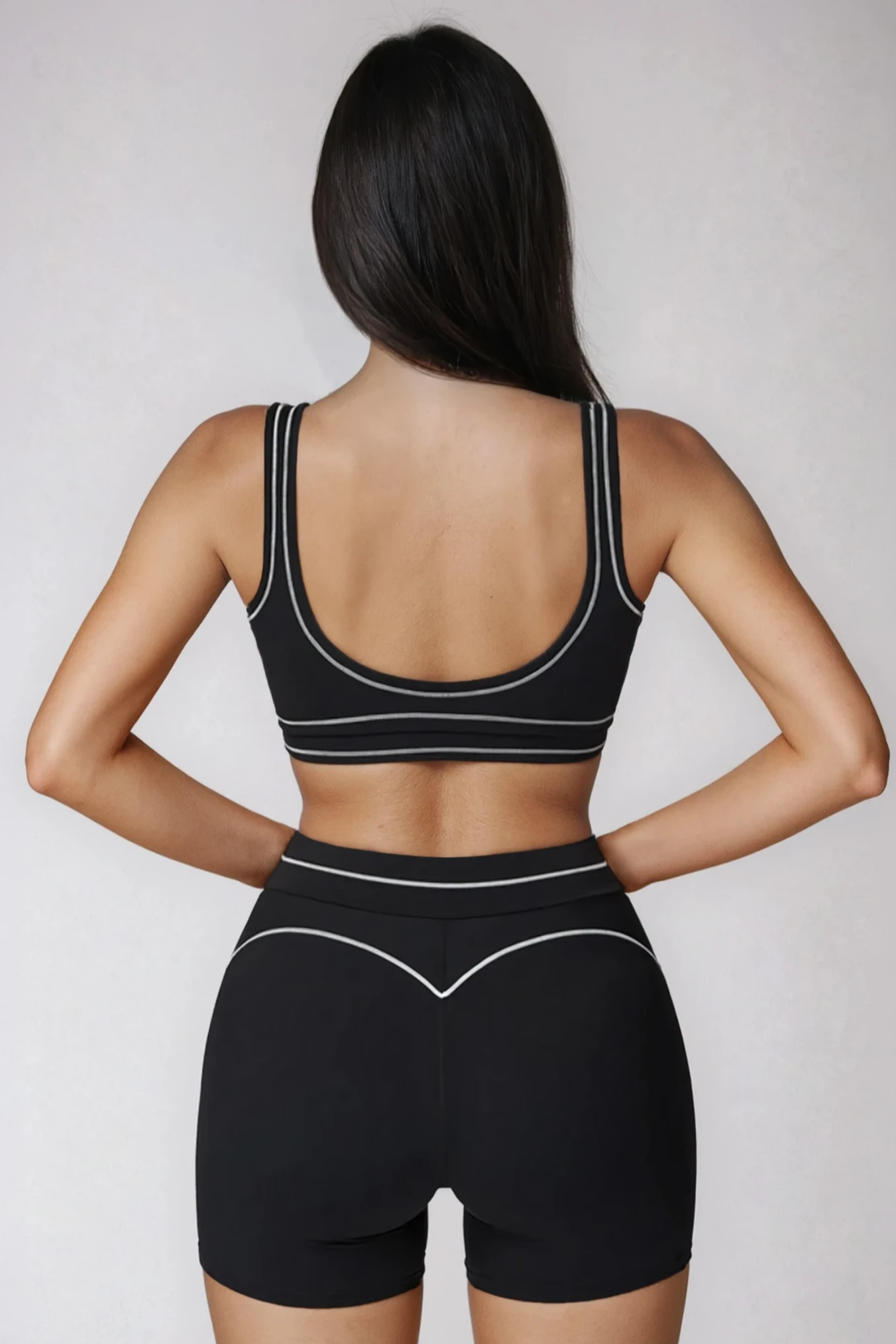 AMARA Shorts Onyx