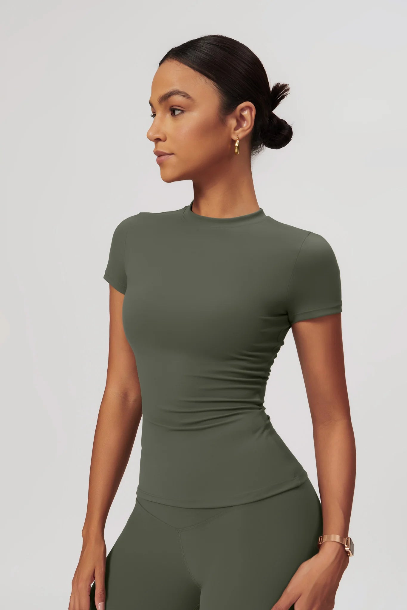 COLLÍN Basic Tee Olive Khaki