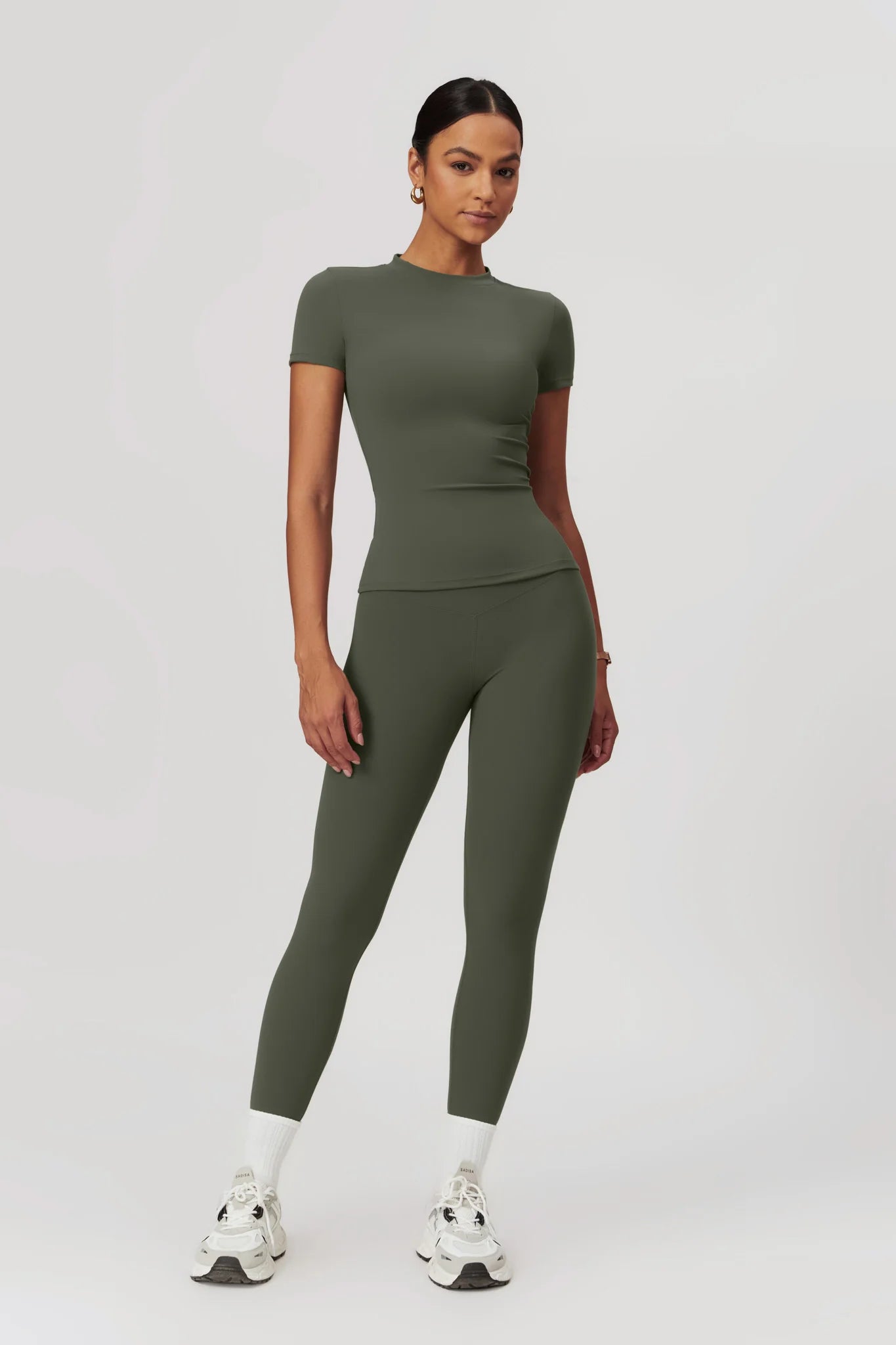 COLLÍN Basic Tee Olive Khaki