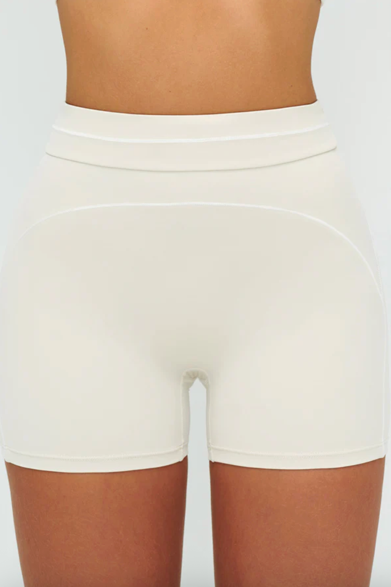 AMARA Shorts Créme Vanilla