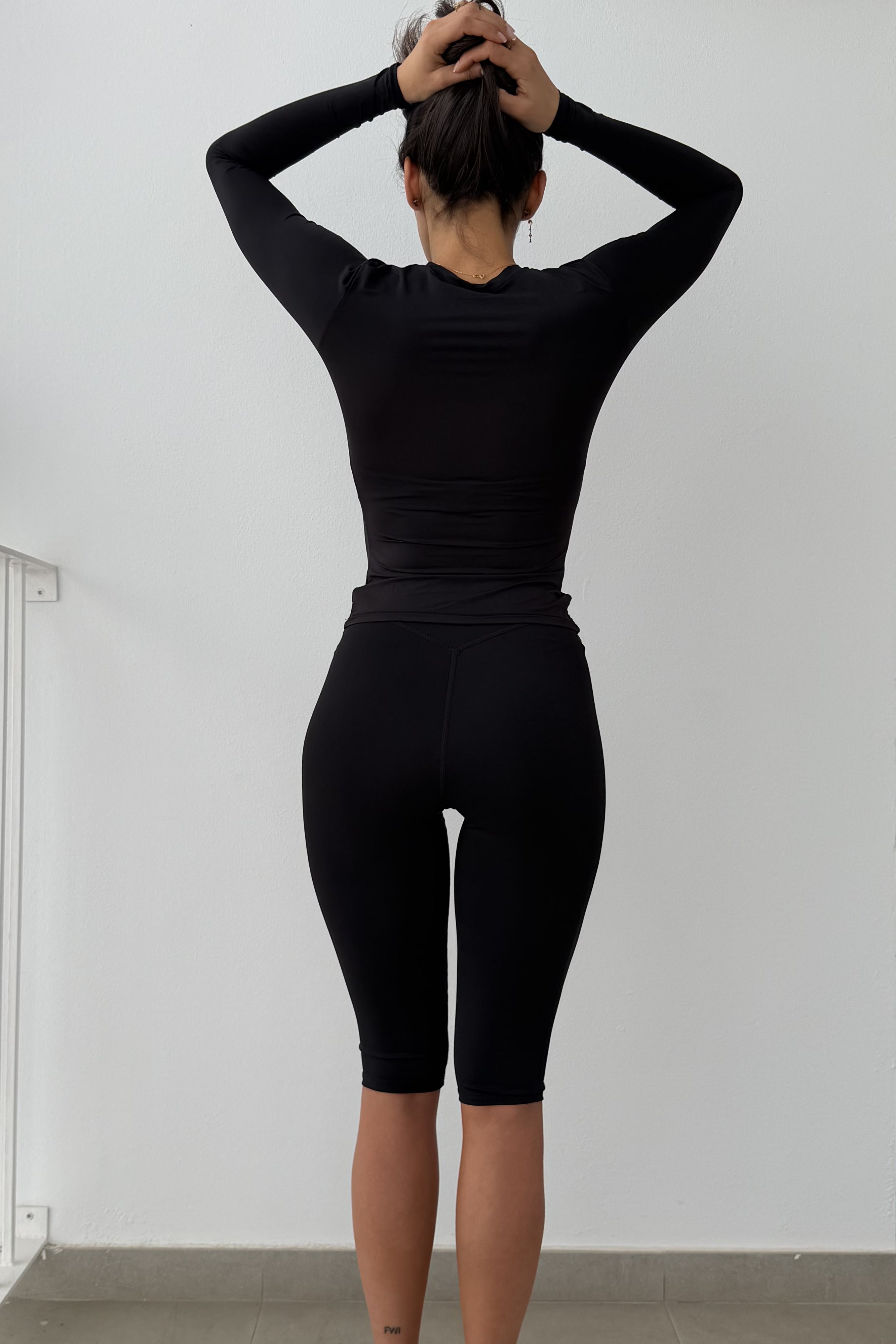 Ellie Long Sleeve Onyx